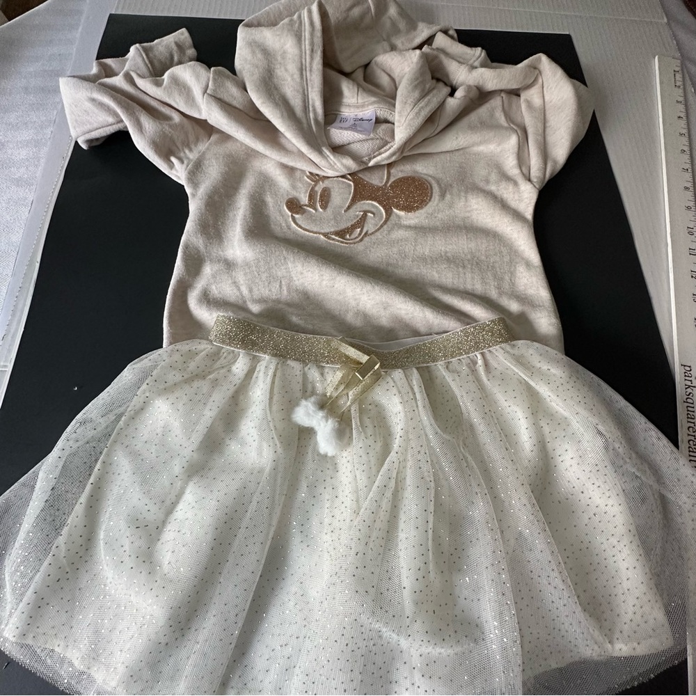 Isaac Mizrahi NWOT Tutu Skirt 3-4 & Disney Minnie Mouse Hoodie 4-5 Used- set.